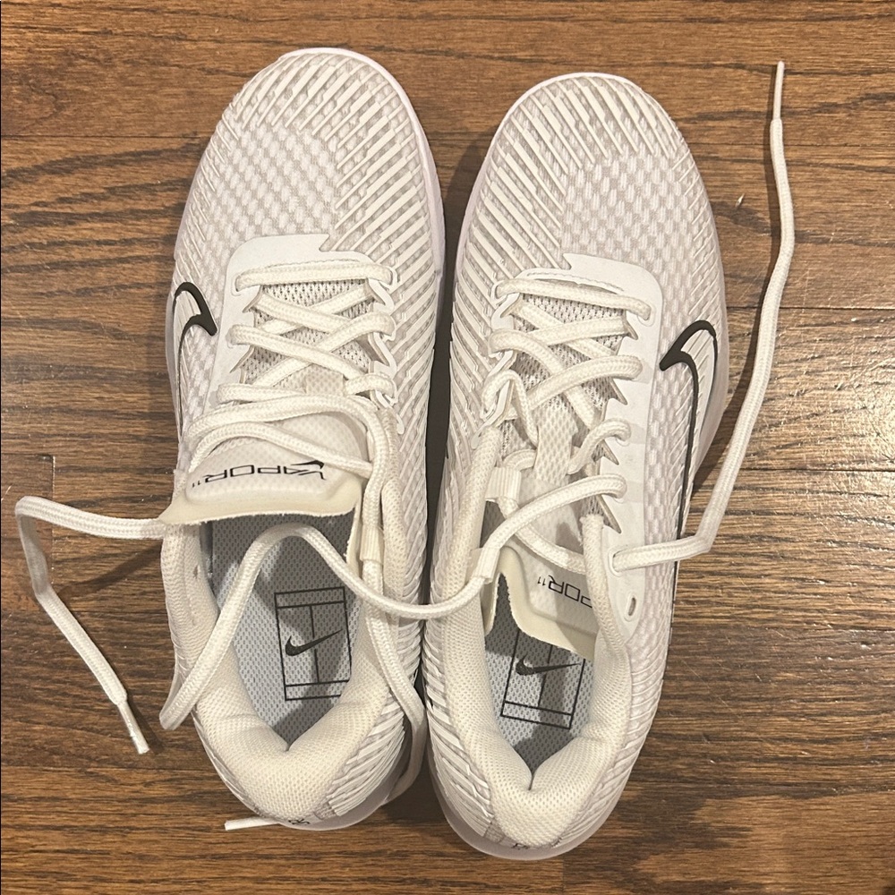 Nike Vapor 11 Woman sneakers New with out a box